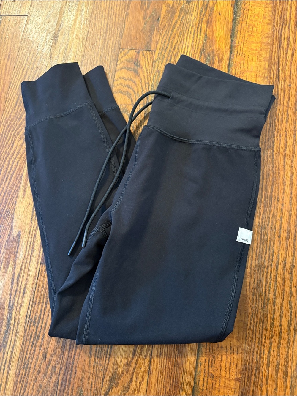 🎉NWOT! Vuori Black High-Rise Performance Leggings with Drawcord